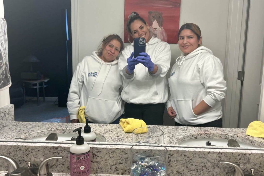 AngelaPetraTiffanyBathroom